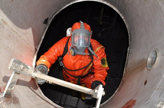 Special services (cleaning of grease traps, washing of large tanks, application of polymeric protective coatings) 3 Services