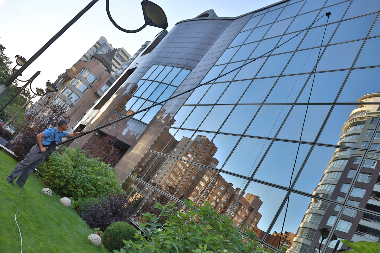 Usługi czyszczenia elewacji i okien na wysokości 2 Usługi sprzątania