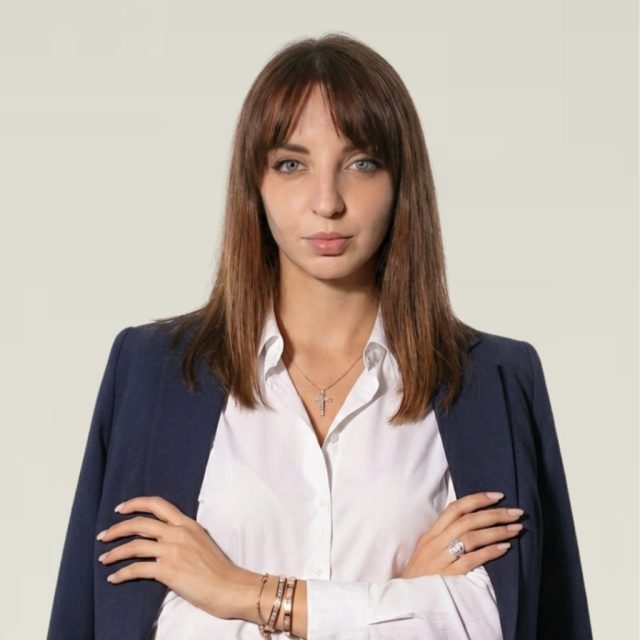 photo_5325777207189770655_y